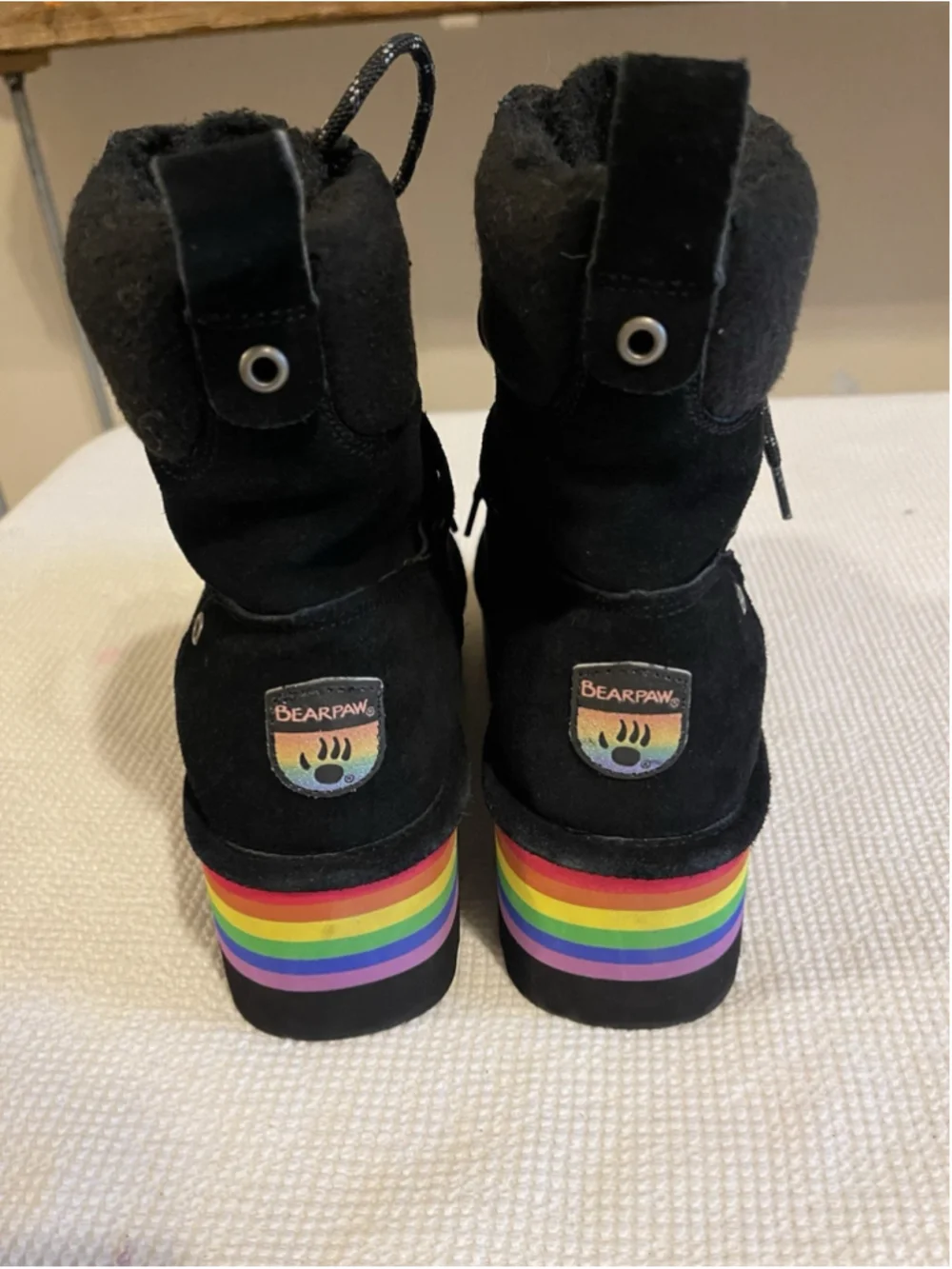 Bearpaw Retro Alicia Chunky Stacked Rainbow Platform Women's Boots 9 NEW!